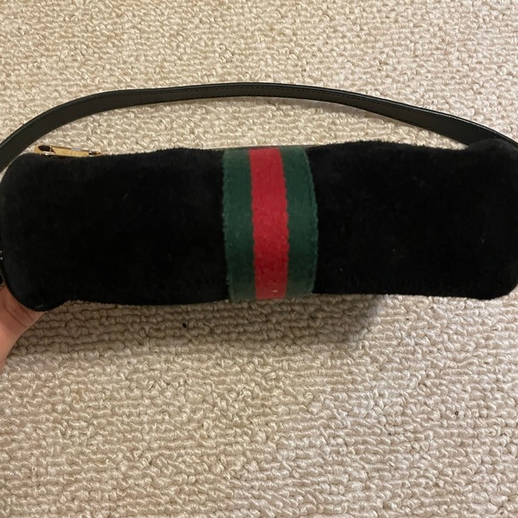 Gently used authentic Gucci cross body - Picture 4 of 4